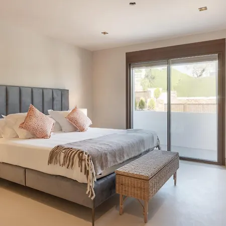 About Santa Ana Villa